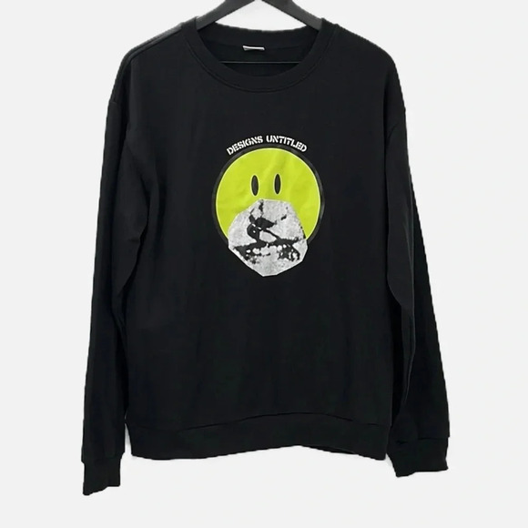 Designs Untitled Smile Graphic Sweatshirt in Black - NWOT - Size Large - Picture 1 of 5